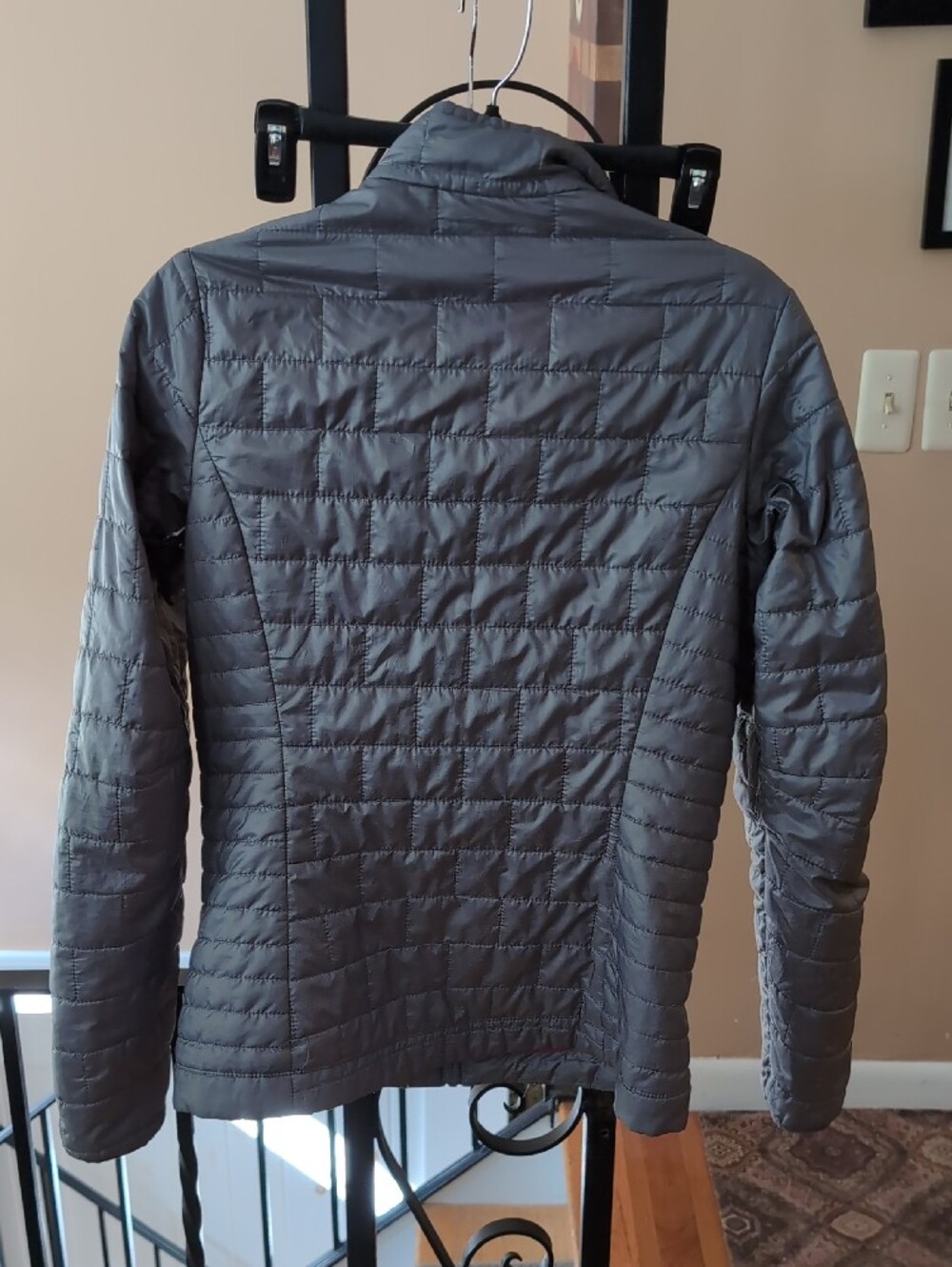 Patagonia Women's Nano Puff Jacket - Feather Grey Pink Lining M 84216 - Picture 4 of 6